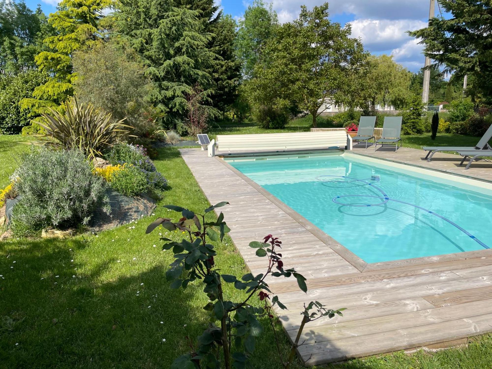 Chambres D Hotes Avec Piscine Et Spa La Foliere Saumur Villebernier Exterior foto